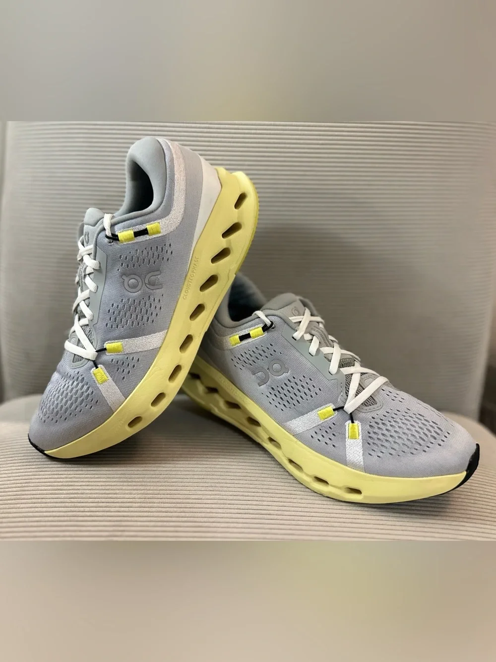 On Running Women's Cloudsurfer 2 - Glacier / Limelight size 10